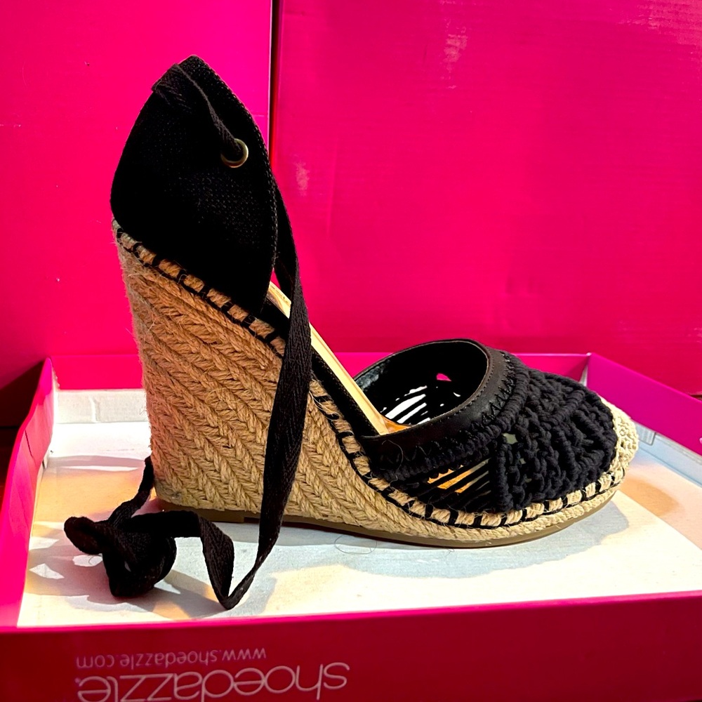 Shoedazzle wedge